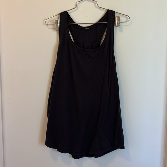 $18 for 3 Lululemon tank top bundle size 10/12 - Picture 1 of 9
